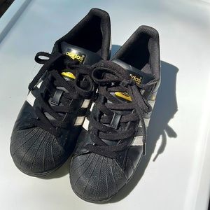 Adidas Superstar Y5/Women’s 7